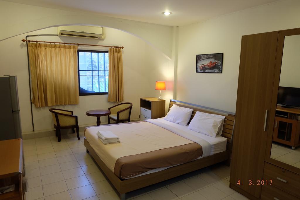 Piccolo Restaurant And Guest House Pattaya Εξωτερικό φωτογραφία
